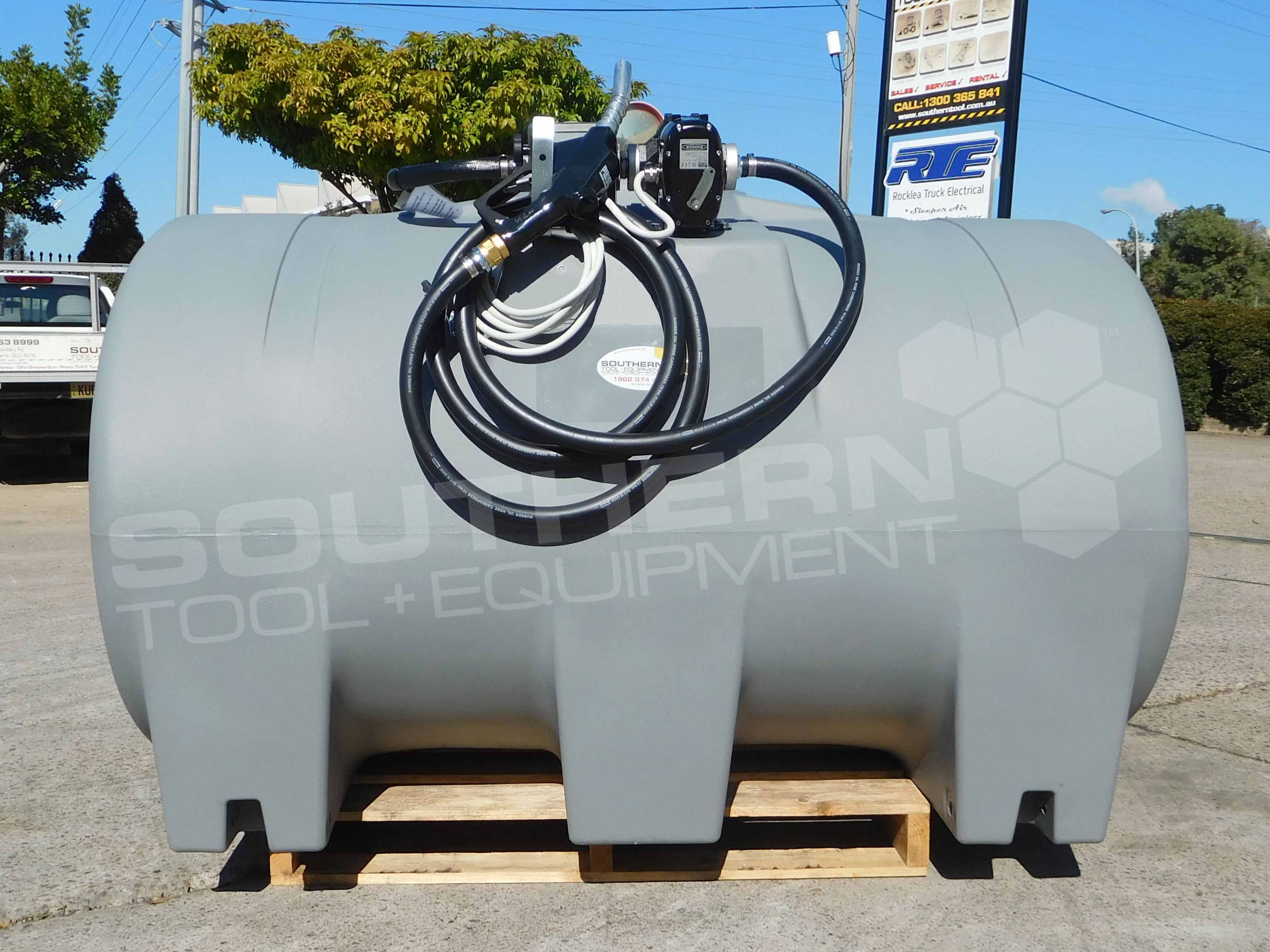 2200 Litre Heavy Duty Transfer Diesel Fuel Tank Southern Tool Equipment Co Earthmoving 2033